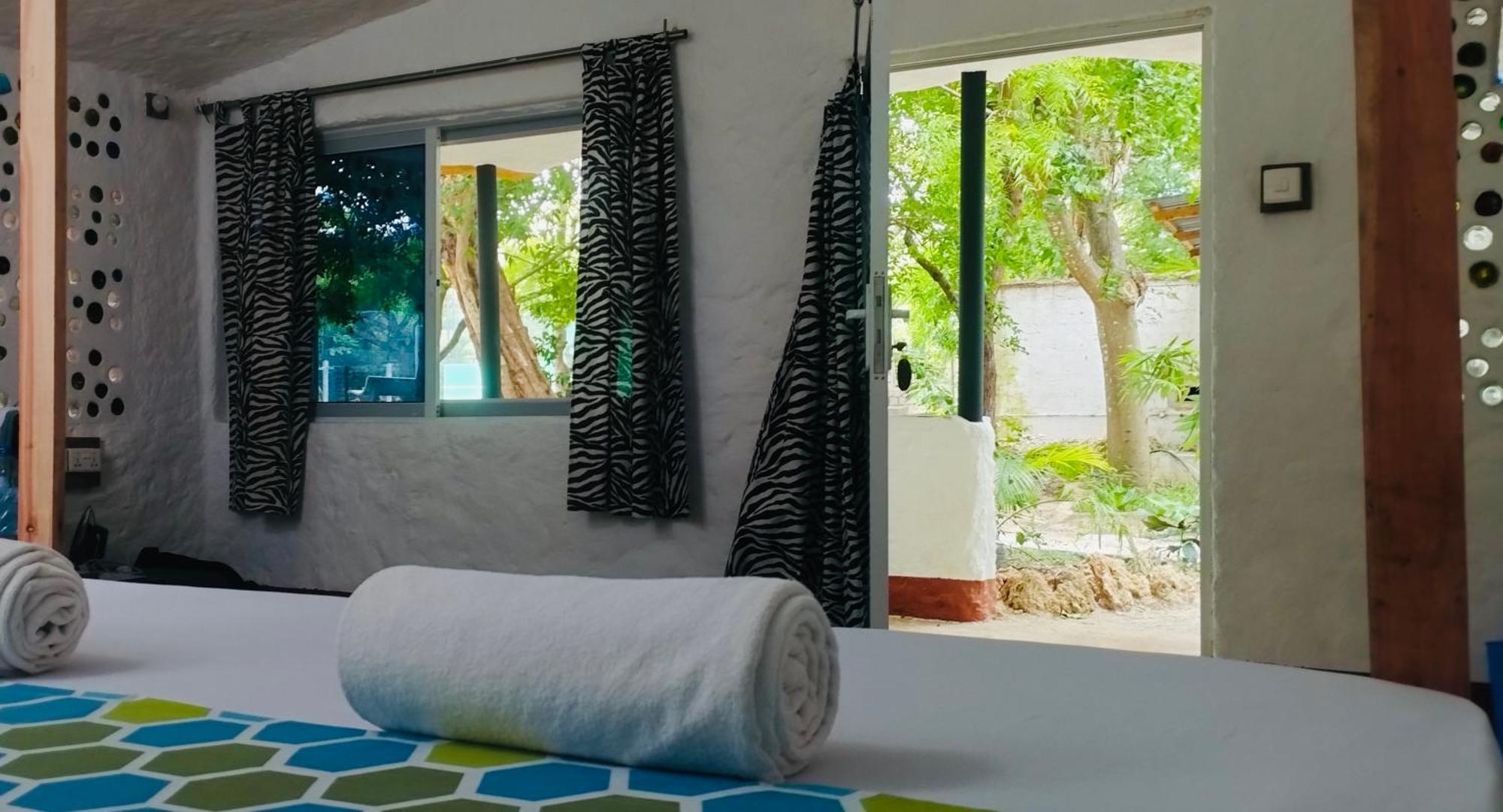 Soul Breeze Beach Resort 디아니 해변 객실 사진